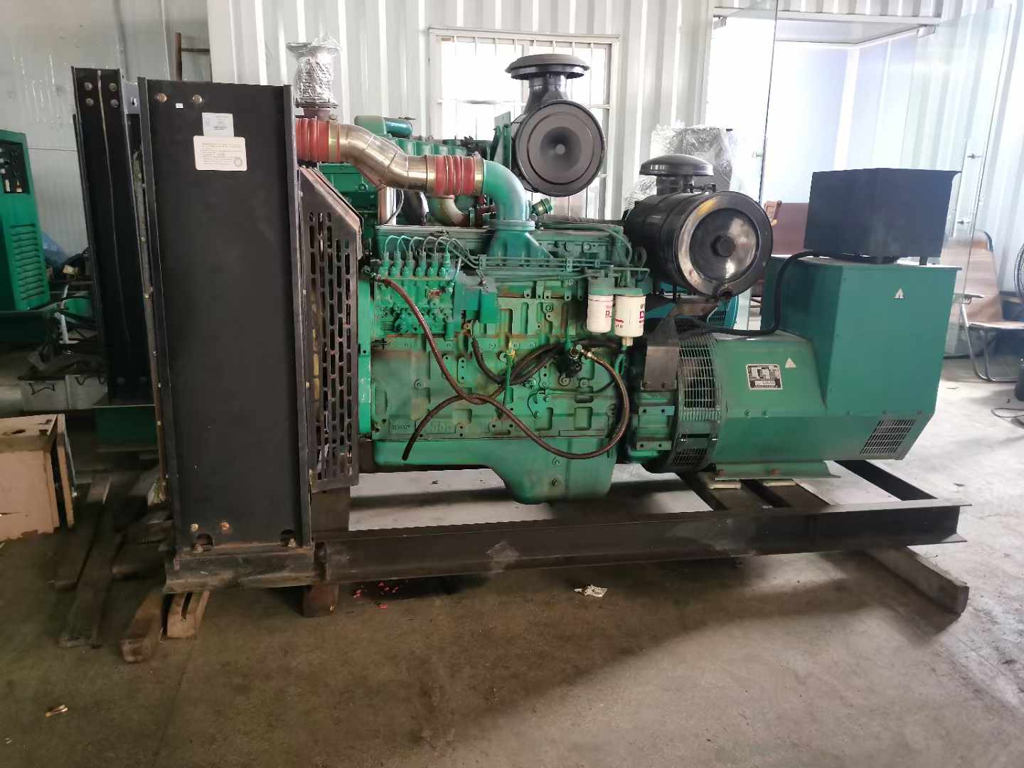 宝鸡发电机租赁如何确定电缆的承载电流是否在安全范围内？